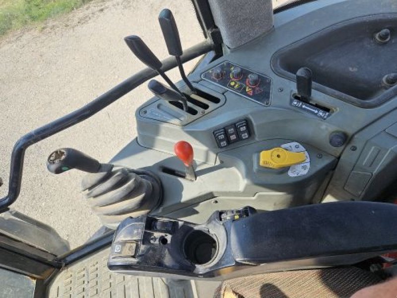 Traktor van het type Massey Ferguson 8220, Gebrauchtmaschine in Sainte Menehould (Foto 1)