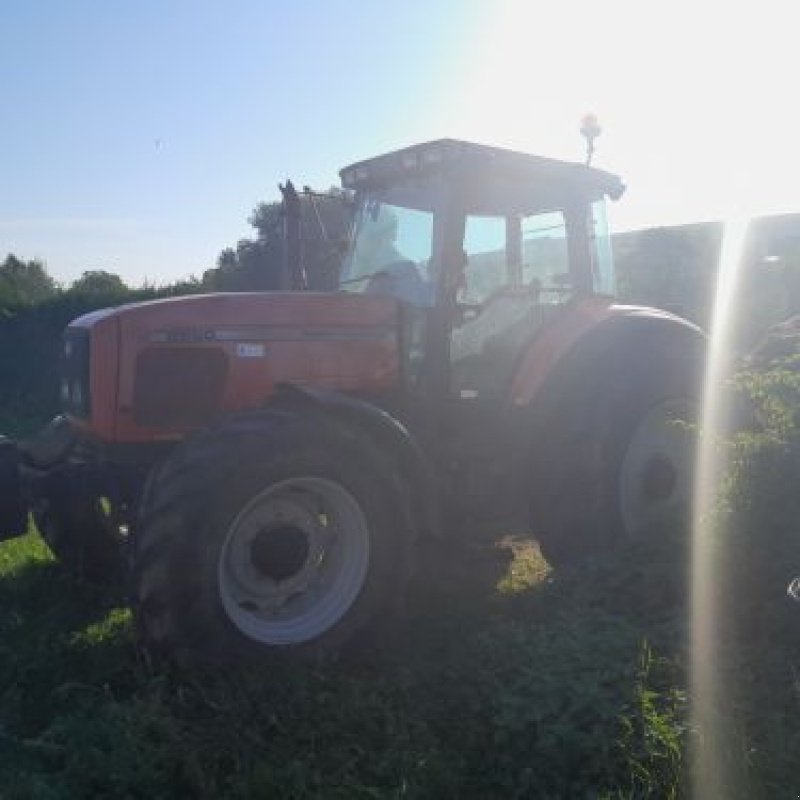 Traktor del tipo Massey Ferguson 8220, Gebrauchtmaschine en Belleville sur Meuse (Imagen 5)