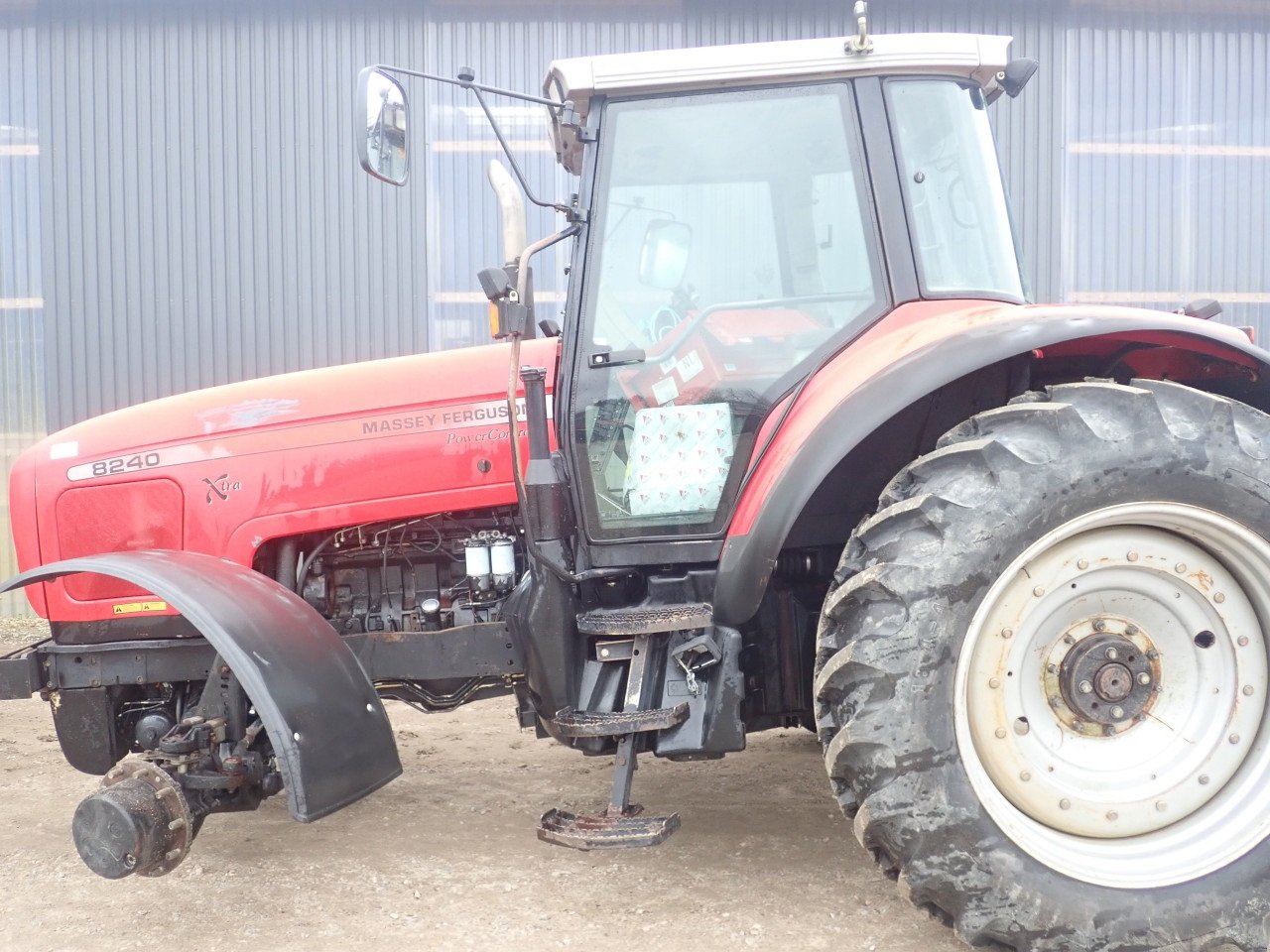 Traktor Türe ait Massey Ferguson 8240, Gebrauchtmaschine içinde Viborg (resim 3)