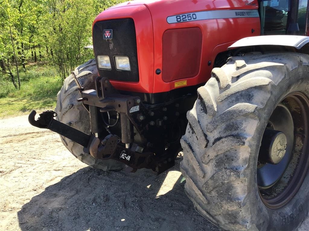 Traktor typu Massey Ferguson 8250, Gebrauchtmaschine v Bording (Obrázok 2)