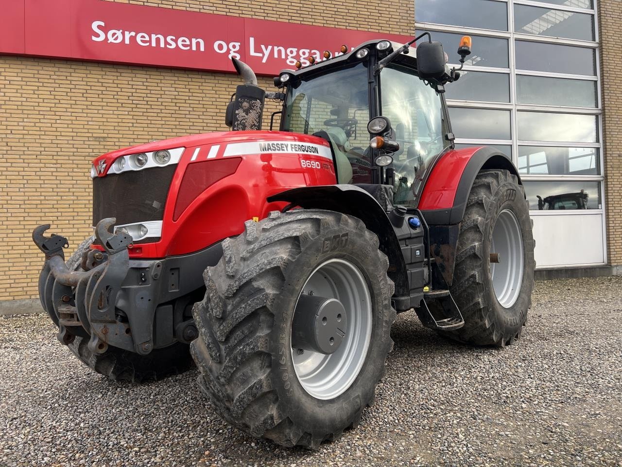 Traktor типа Massey Ferguson 8690 DYNA VT, Gebrauchtmaschine в Viborg (Фотография 2)