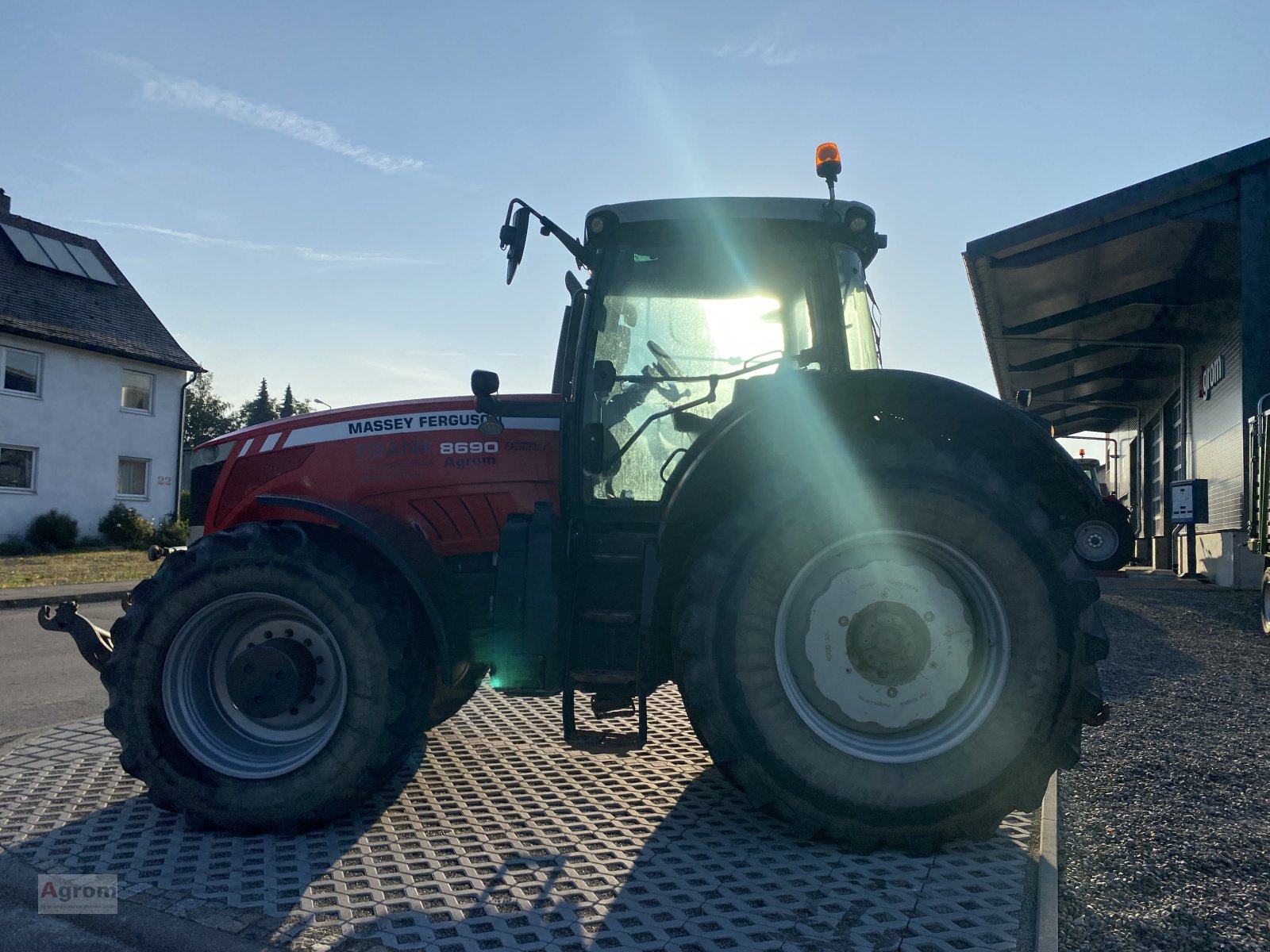 Traktor of the type Massey Ferguson 8690 Dyna VT, Gebrauchtmaschine in Riedhausen (Picture 10)