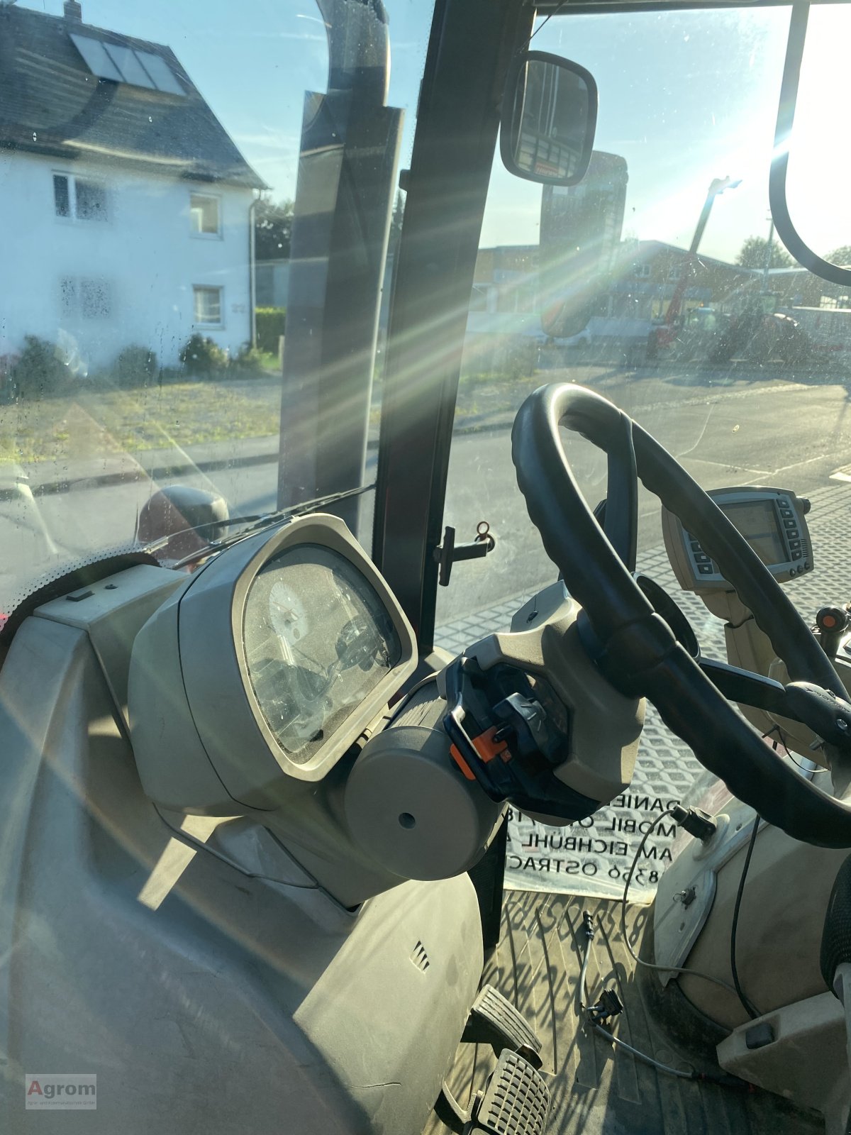 Traktor of the type Massey Ferguson 8690 Dyna VT, Gebrauchtmaschine in Riedhausen (Picture 14)