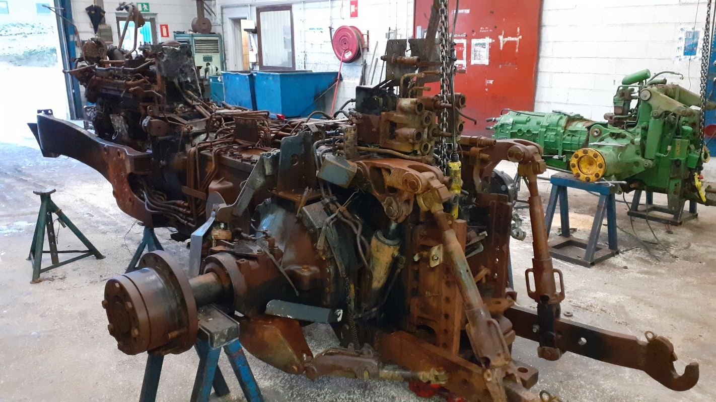 Traktor Türe ait Massey Ferguson 8690, Gebrauchtmaschine içinde Viborg (resim 3)