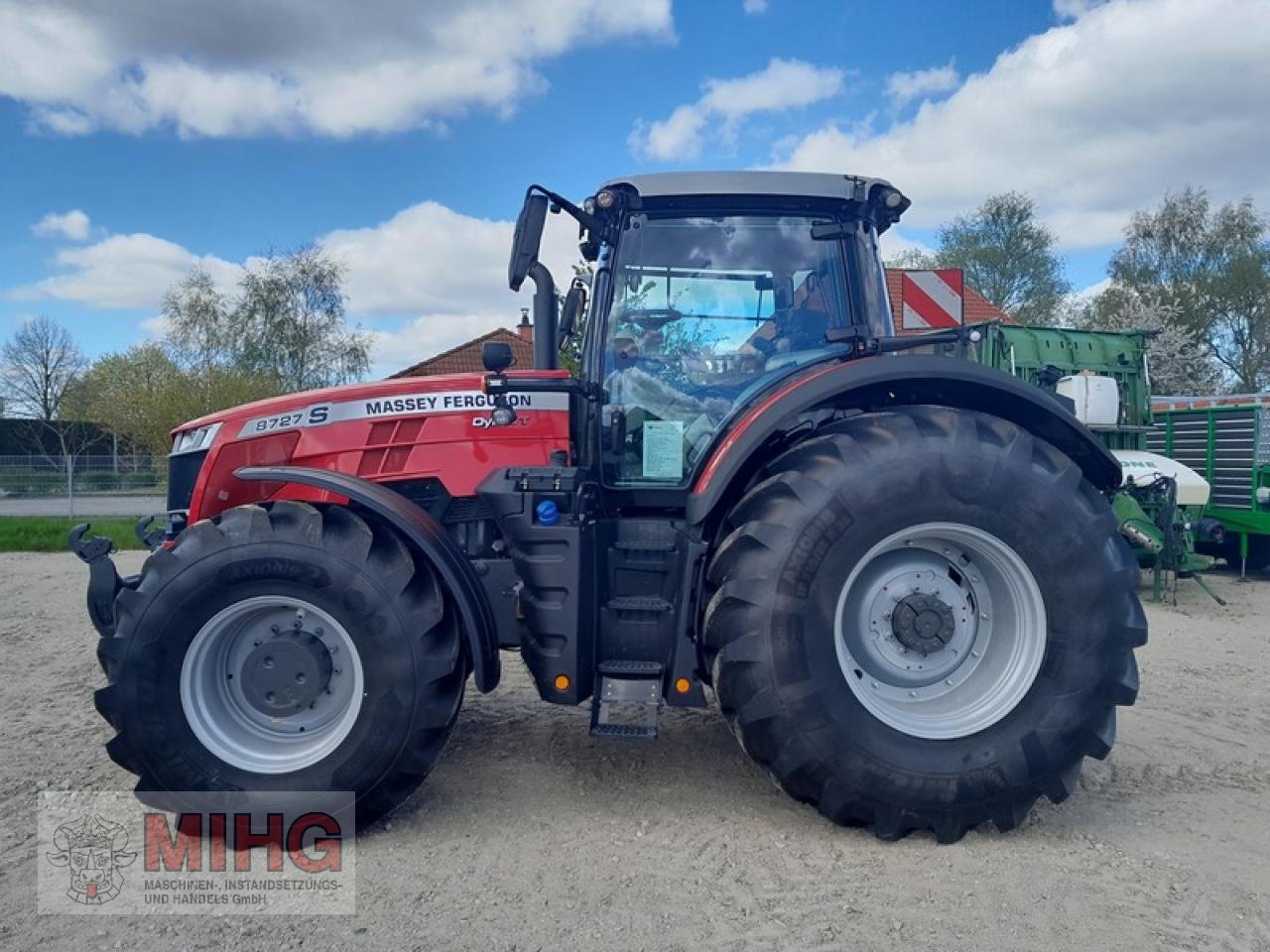 Traktor типа Massey Ferguson 8727 DVT EXCLUSIVE, Gebrauchtmaschine в Dummerstorf OT Petschow (Фотография 1)