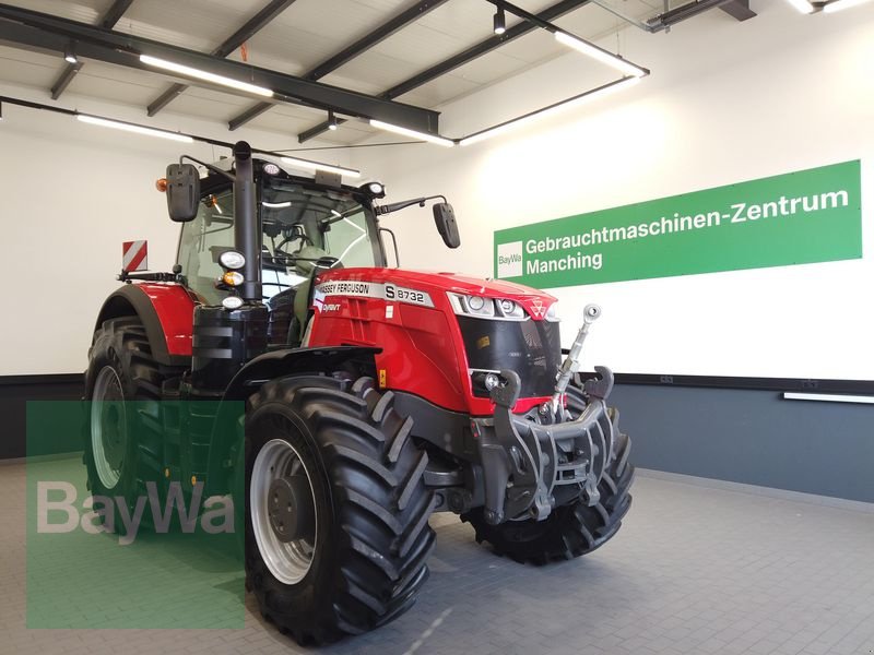 Traktor of the type Massey Ferguson 8732S DYNA-VT NEW EXCLUSIVE, Gebrauchtmaschine in Manching (Picture 1)