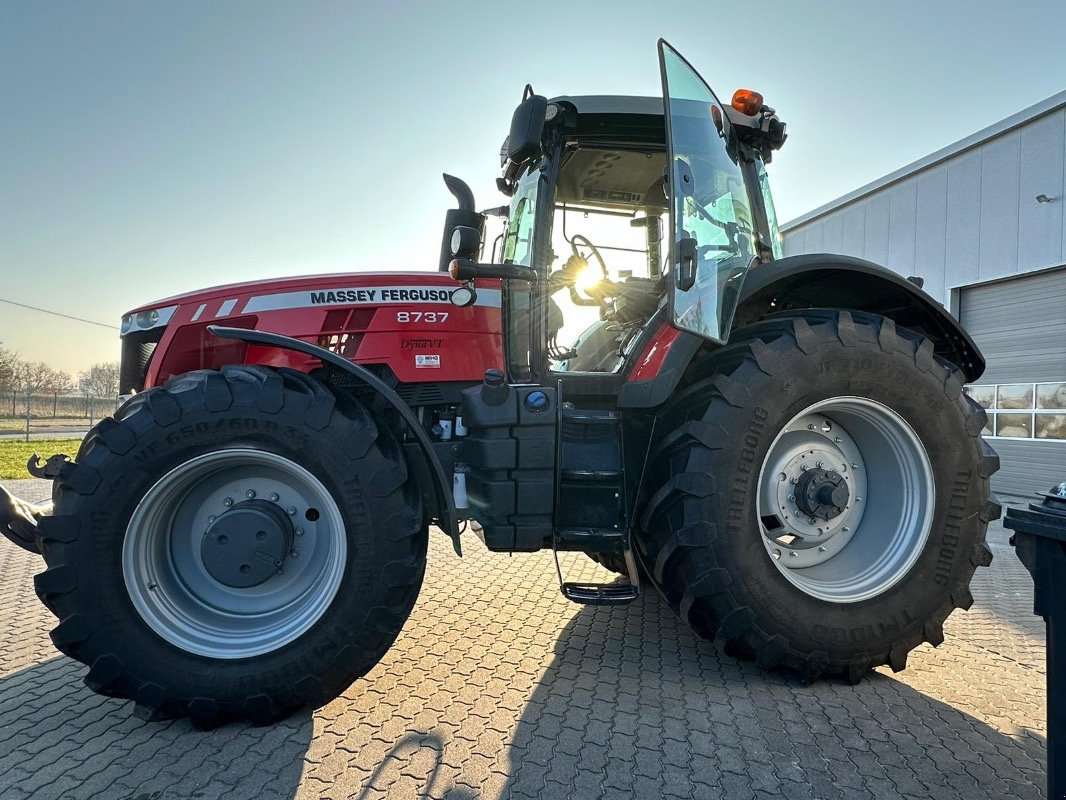 Traktor del tipo Massey Ferguson 8737 DynaVT, Neumaschine en Liebenwalde (Imagen 1)