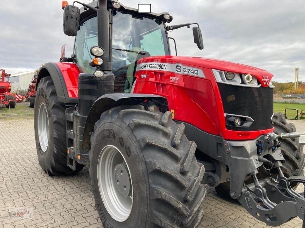 Traktor van het type Massey Ferguson 8740S DVT Exclusive, Neumaschine in Schoenberg (Foto 8)