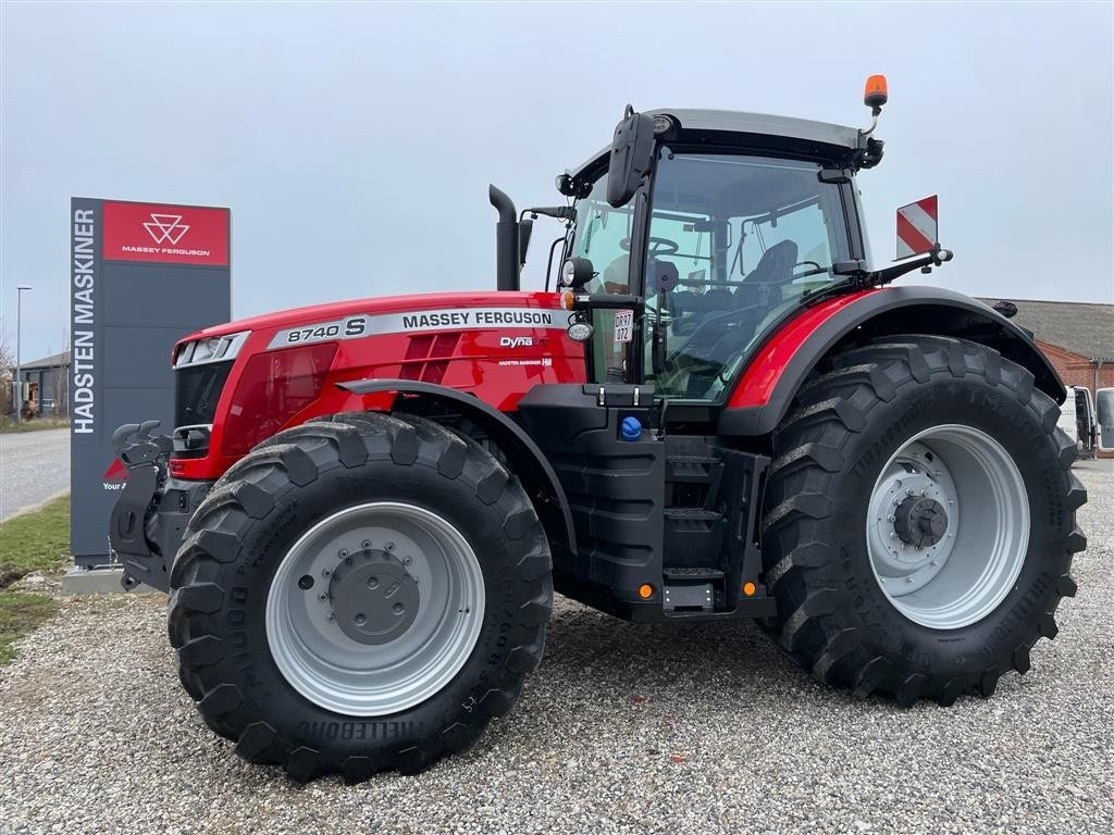 Traktor van het type Massey Ferguson 8740S DYNA VT EXCLUSIVE Finansiering fra 0,98% over 36 mdr., Gebrauchtmaschine in Hadsten (Foto 1)