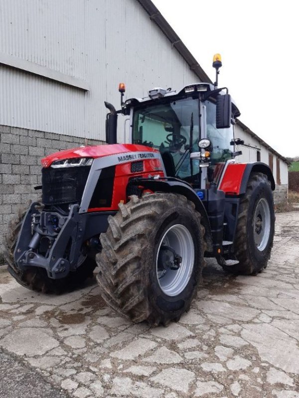 Traktor of the type Massey Ferguson 8S 265 D 7 EXCLUSIVE, Gebrauchtmaschine in BRAS SUR MEUSE (Picture 1)