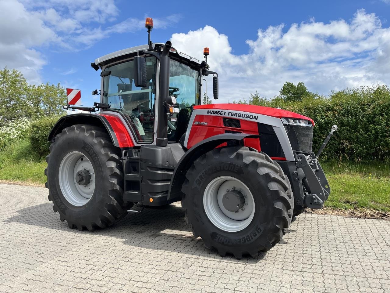 Traktor типа Massey Ferguson 8S 305 DYNA VT EXCLU, Gebrauchtmaschine в Toftlund (Фотография 6)