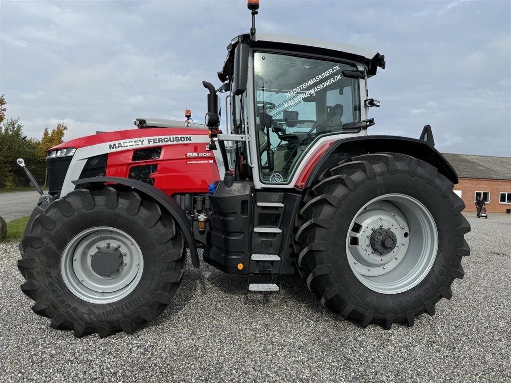 Traktor typu Massey Ferguson 8S.205 Dyna VT Exclusive, Gebrauchtmaschine w Hadsten (Zdjęcie 2)