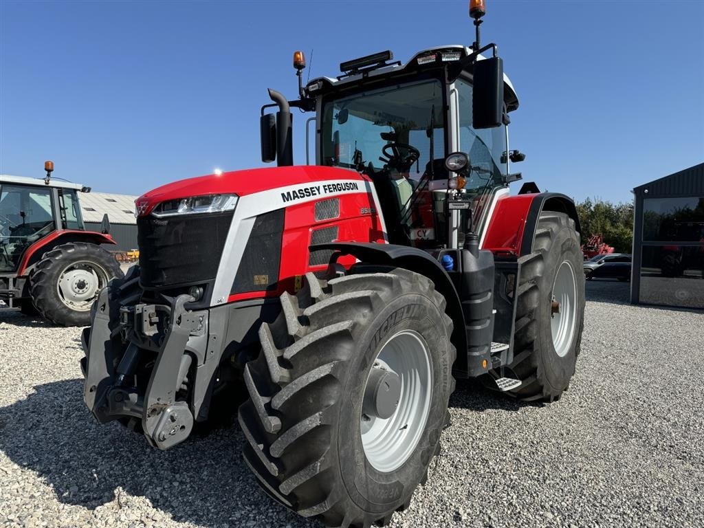 Traktor des Typs Massey Ferguson 8S.205 E-Power Exclusive, Gebrauchtmaschine in Hadsten (Bild 3)