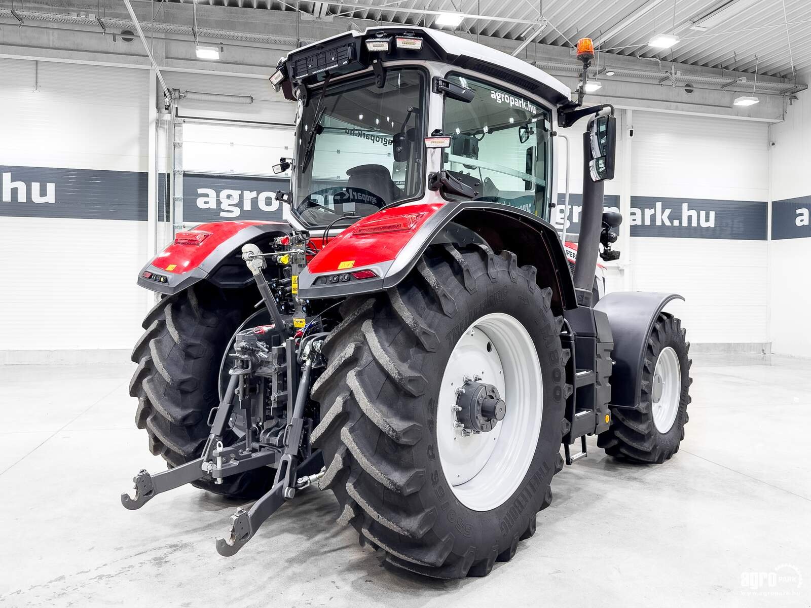 Traktor Türe ait Massey Ferguson 8S.205 EFD7, Gebrauchtmaschine içinde Csengele (resim 3)