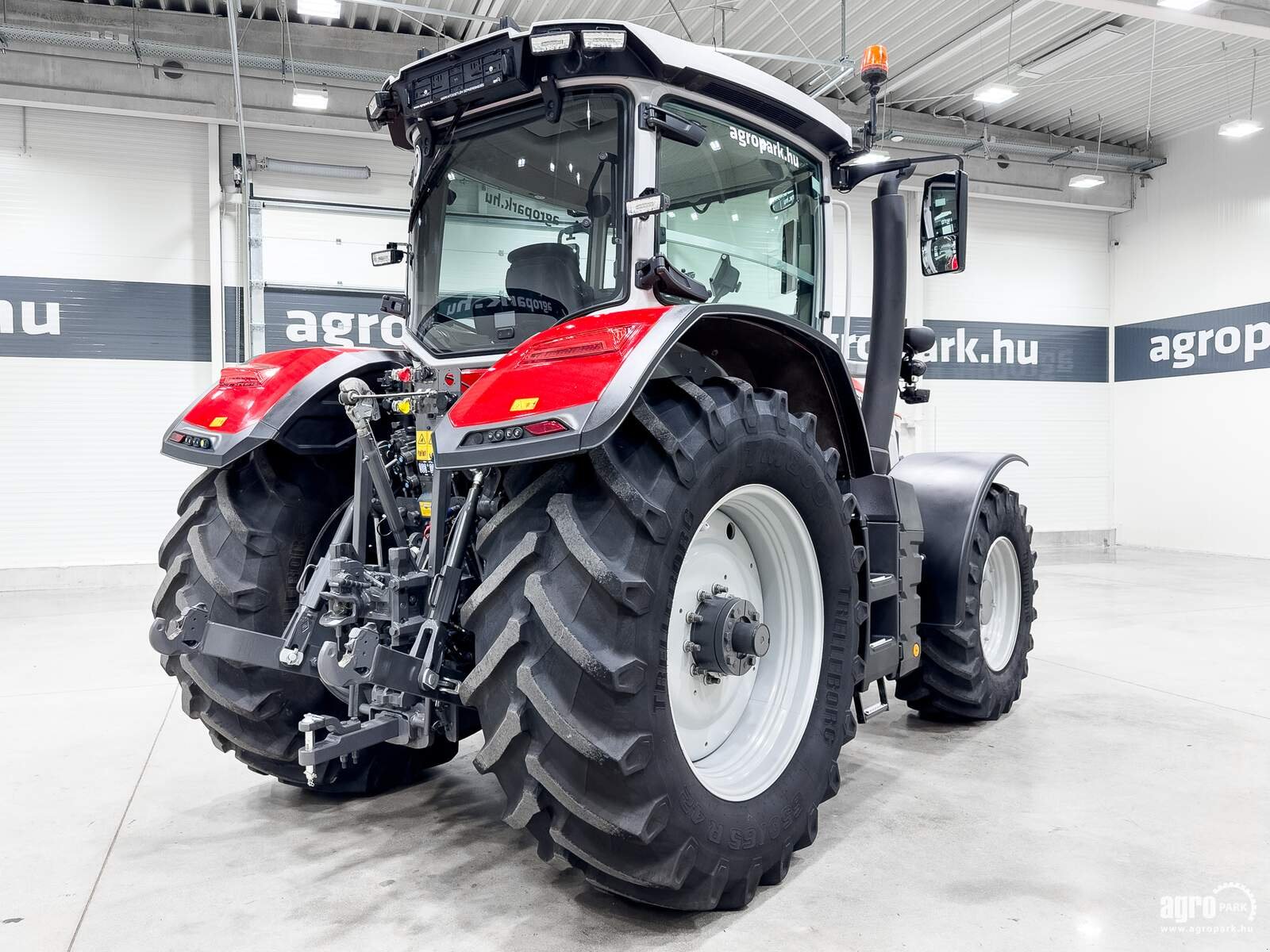 Traktor typu Massey Ferguson 8S.205 EXDE, Gebrauchtmaschine w Csengele (Zdjęcie 3)