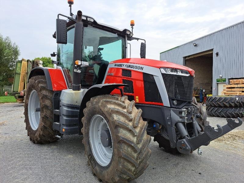 Traktor van het type Massey Ferguson 8S.205, Gebrauchtmaschine in VOUZIERS (Foto 2)