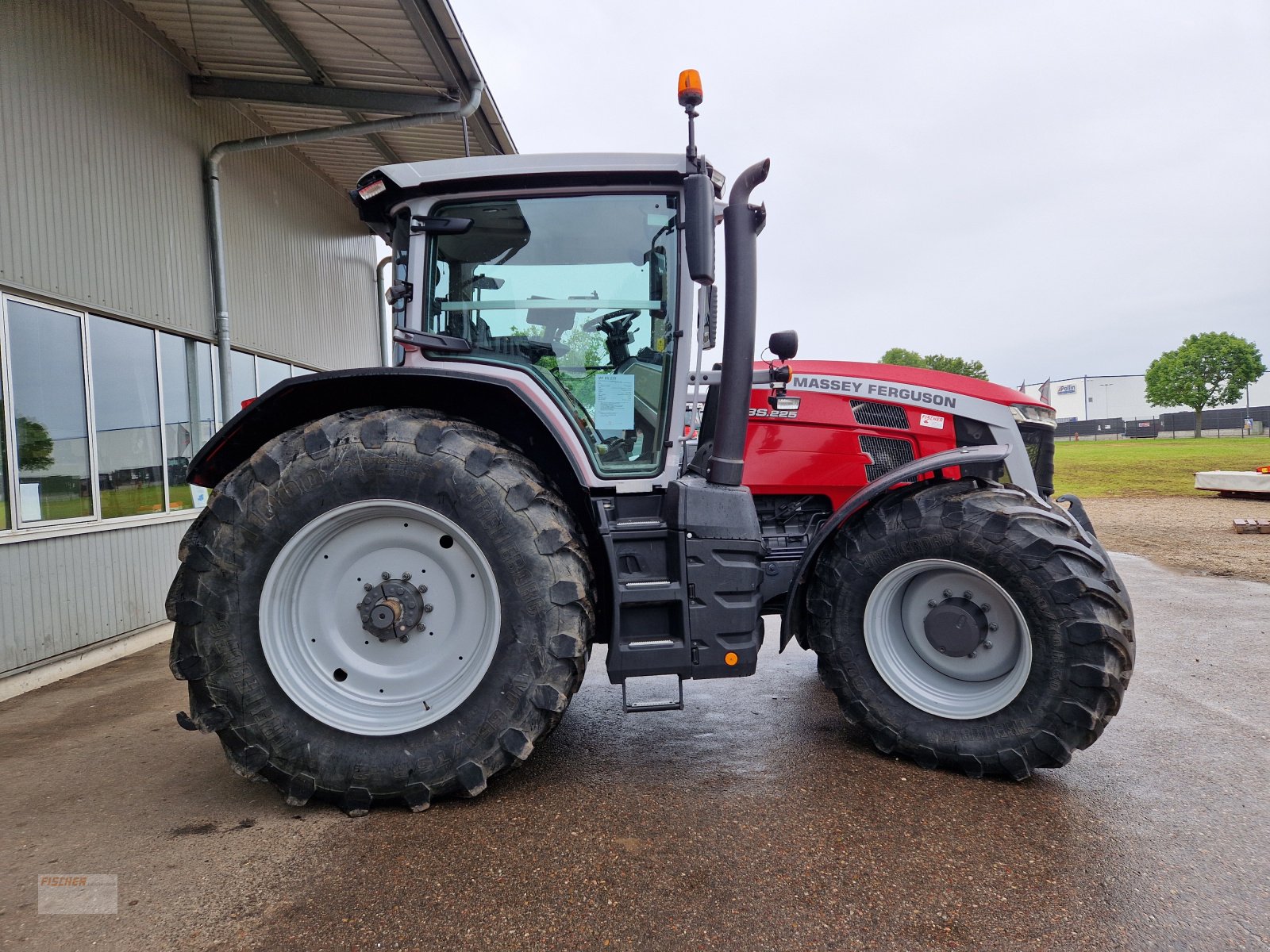 Traktor typu Massey Ferguson 8S.225 Dyna7, Gebrauchtmaschine w Pfoerring (Zdjęcie 3)