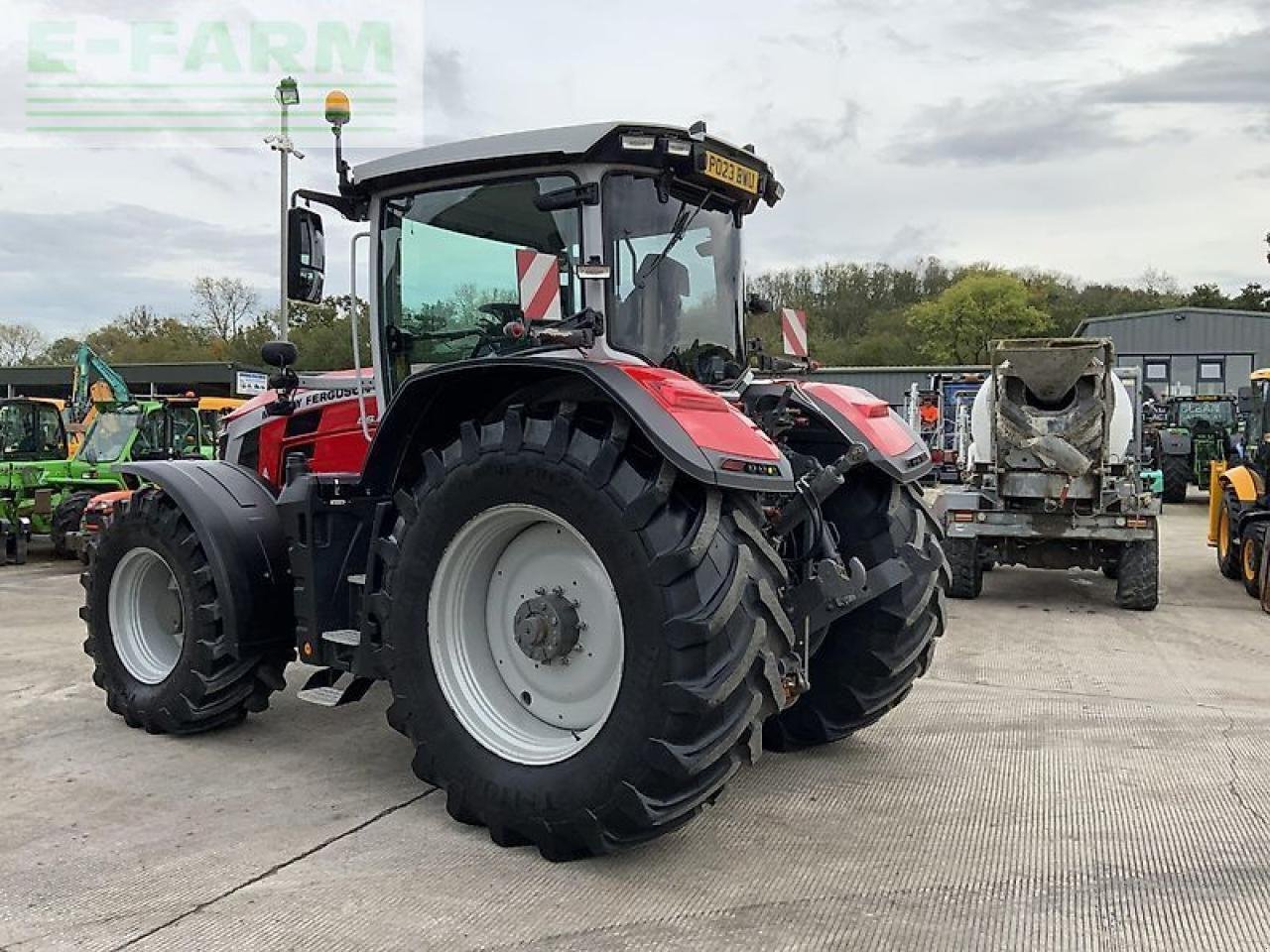 Traktor des Typs Massey Ferguson 8s.225 exclusive dyna-vt tractor Exclusive, Gebrauchtmaschine in SHAFTESBURY (Bild 8)