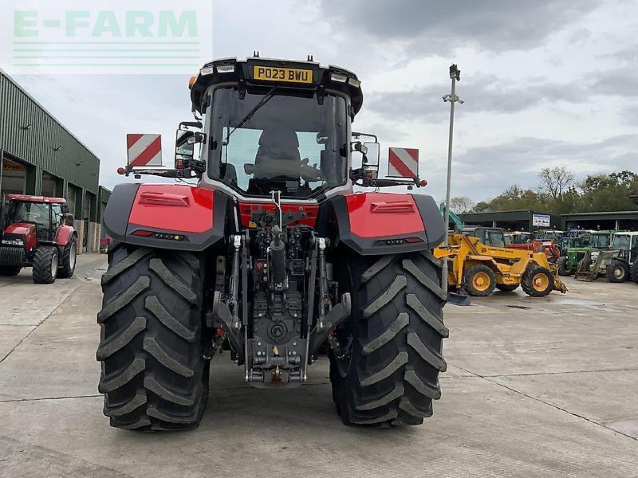 Traktor van het type Massey Ferguson 8s.225 exclusive dyna-vt tractor Exclusive, Gebrauchtmaschine in SHAFTESBURY (Foto 9)