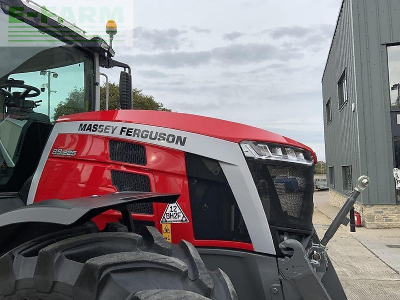 Traktor van het type Massey Ferguson 8s.225 exclusive dyna-vt tractor Exclusive, Gebrauchtmaschine in SHAFTESBURY (Foto 15)