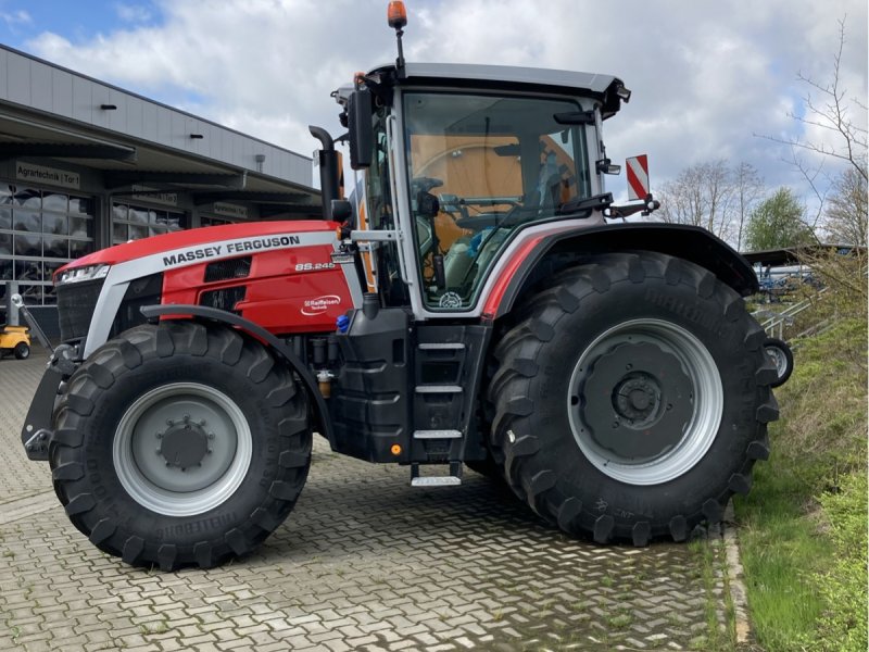 Traktor типа Massey Ferguson 8S.245 Dyna-VT EXCLUSIVE, Gebrauchtmaschine в Gadenstedt (Фотография 1)