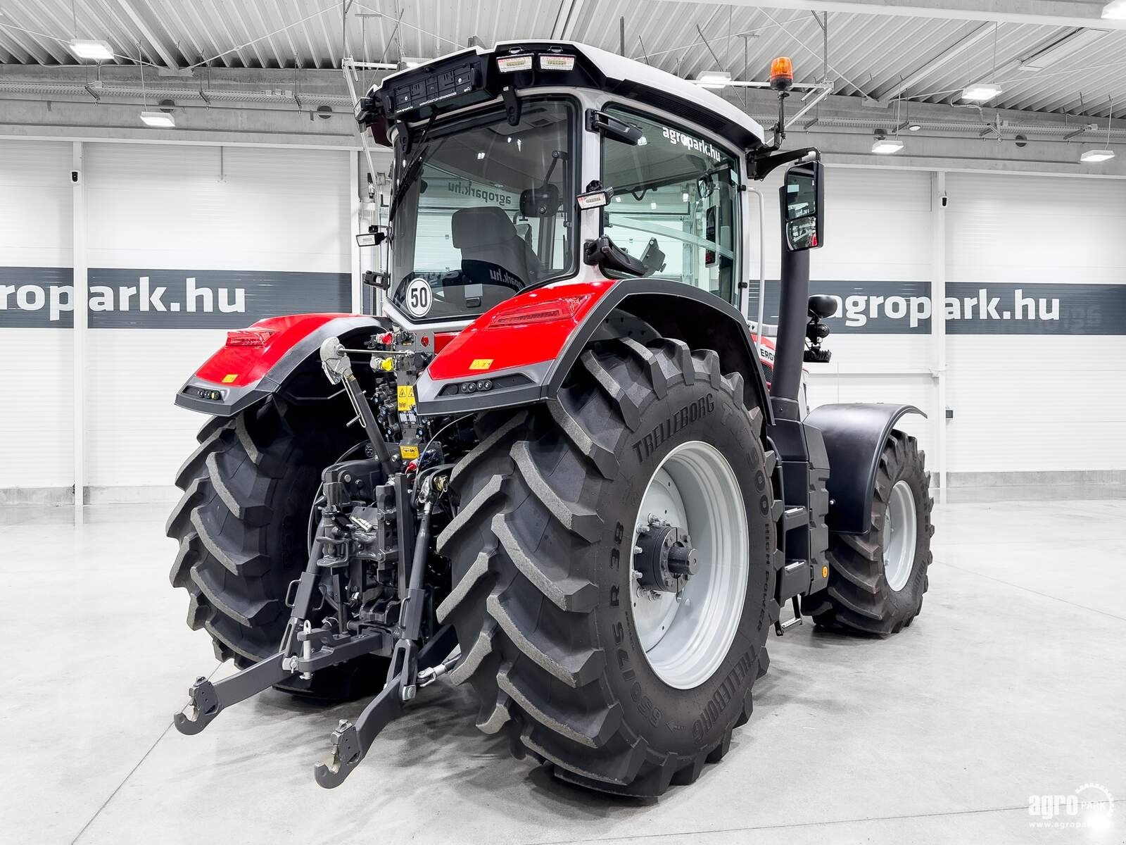 Traktor typu Massey Ferguson 8S.245 EXD7, Gebrauchtmaschine v Csengele (Obrázok 3)