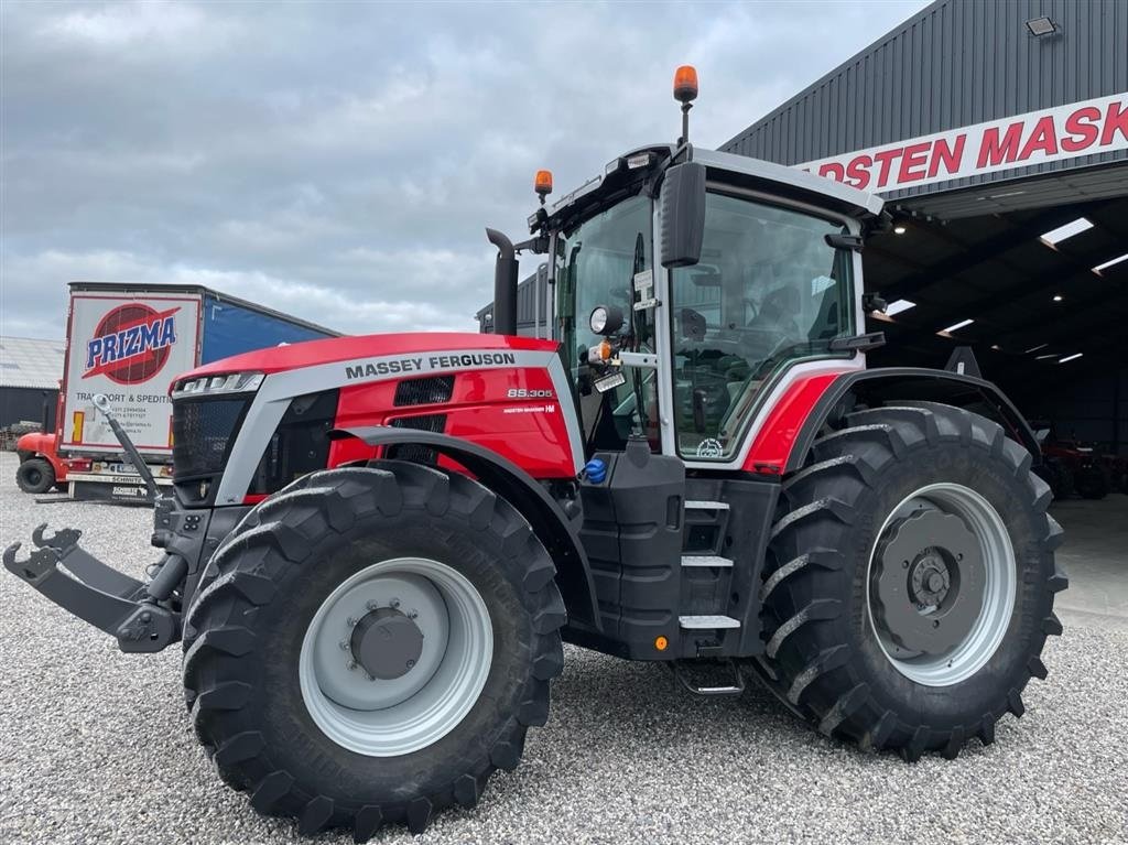 Traktor of the type Massey Ferguson 8S.305 Dyna VT Demo kørt 230 timer, Gebrauchtmaschine in Hadsten (Picture 1)