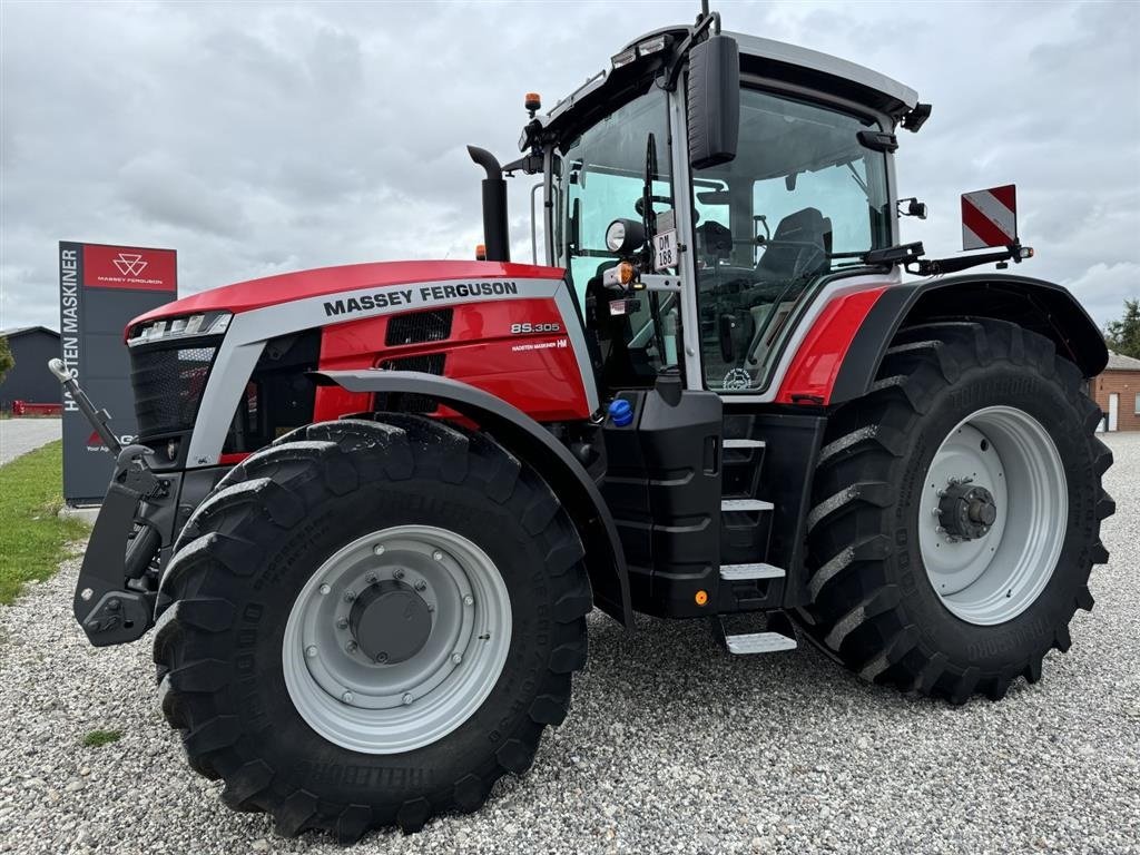 Traktor des Typs Massey Ferguson 8S.305 Dyna VT, Gebrauchtmaschine in Hadsten (Bild 1)