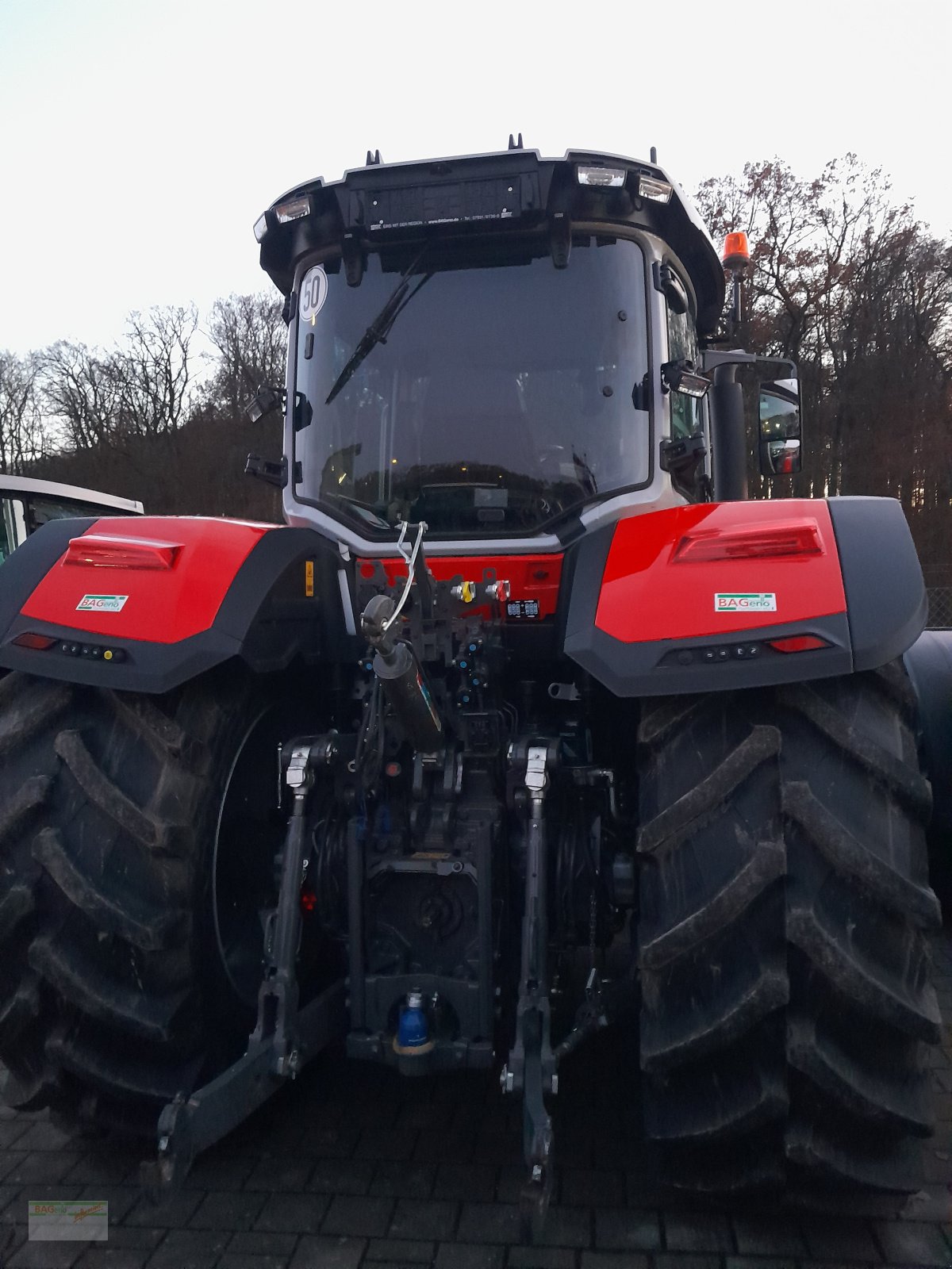 Traktor of the type Massey Ferguson 8S.305 Dyna VT, Neumaschine in Ingelfingen-Stachenhausen (Picture 3)