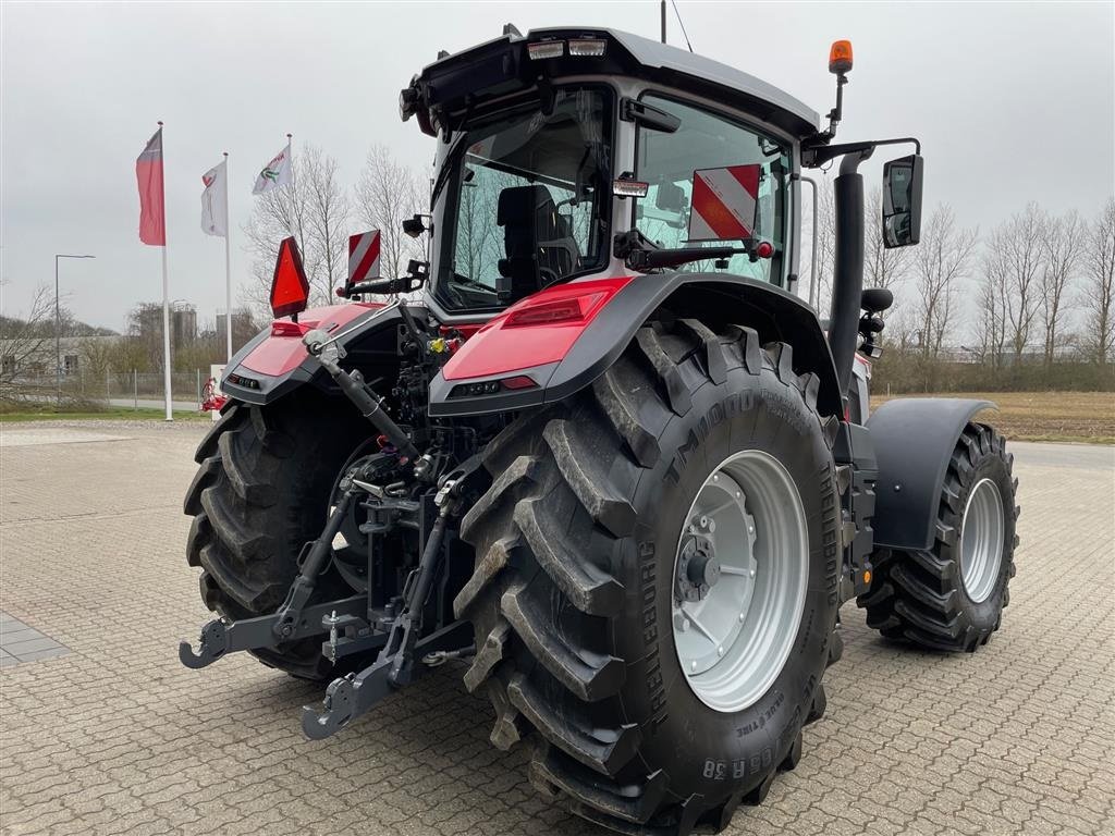 Traktor of the type Massey Ferguson 8S.305 Dyna VT, Gebrauchtmaschine in Hjørring (Picture 5)