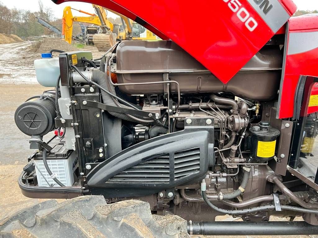 Traktor of the type Massey Ferguson 9500 Smart 4WD 58HP - New / Unused, Neumaschine in Veldhoven (Picture 11)