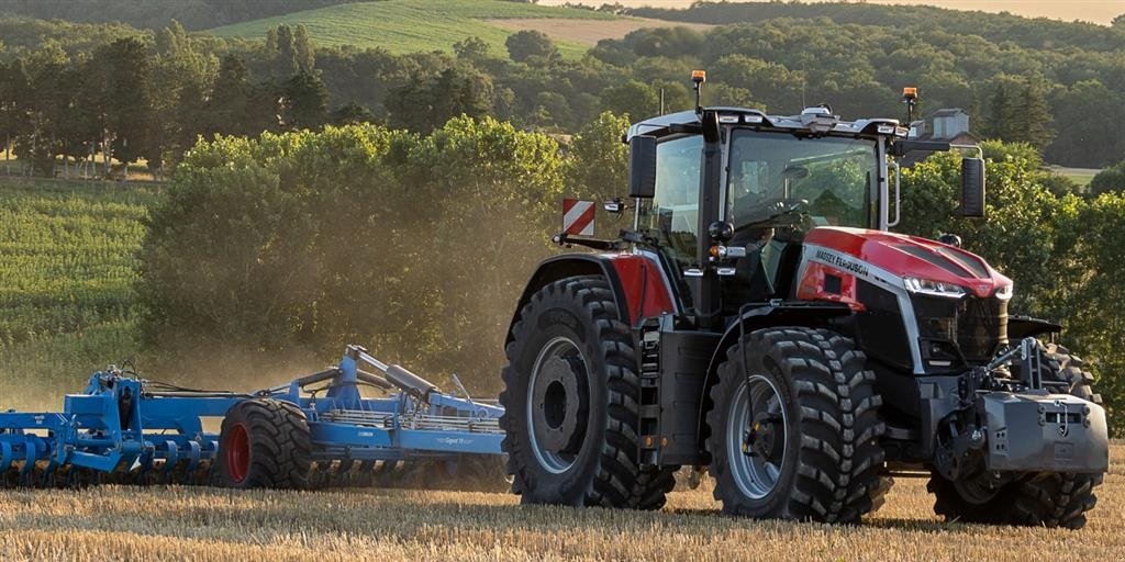 Traktor of the type Massey Ferguson 9S.425 Dyna VT Exclusive, Gebrauchtmaschine in Hadsten (Picture 1)