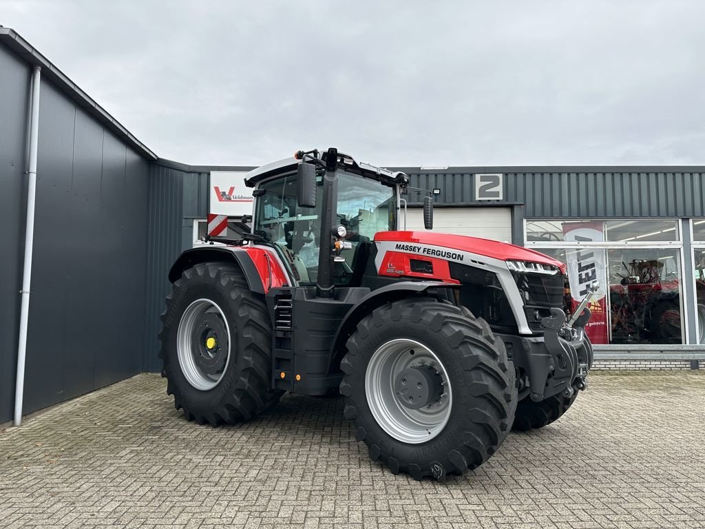 Traktor of the type Massey Ferguson 9S.425 DYNA-VT EXCLUSIVE, Neumaschine in MARIENHEEM (Picture 1)