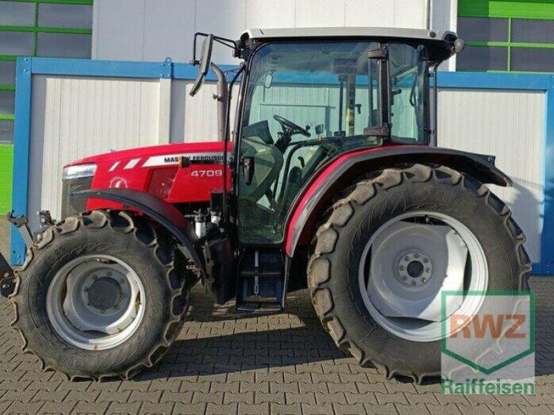 Traktor typu Massey Ferguson Baureihe 4700, Gebrauchtmaschine w Saulheim (Zdjęcie 1)