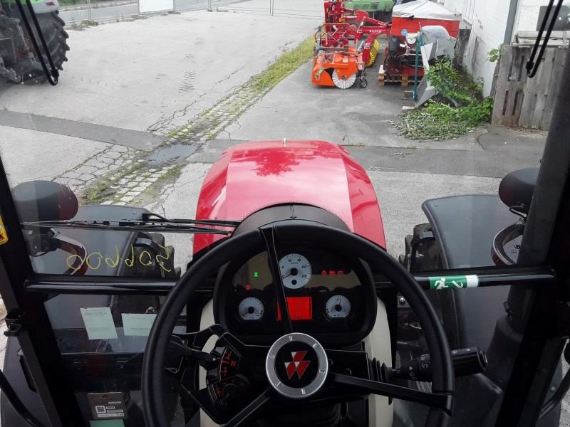 Traktor des Typs Massey Ferguson GEBR. TRAKTOR MF 4708M, Gebrauchtmaschine in Neunburg vorm Wald (Bild 9)