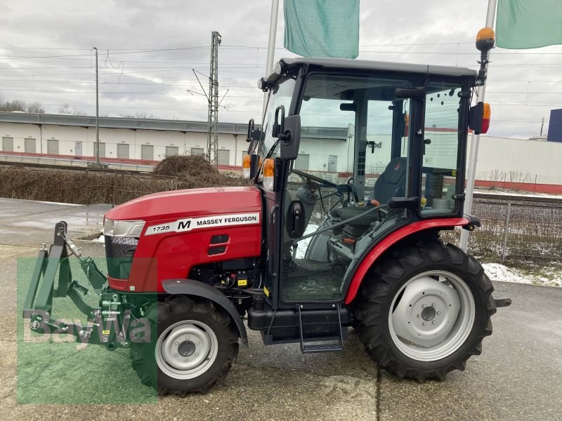 Traktor des Typs Massey Ferguson MF 1735M HC, Gebrauchtmaschine in Lappersdorf (Bild 3)