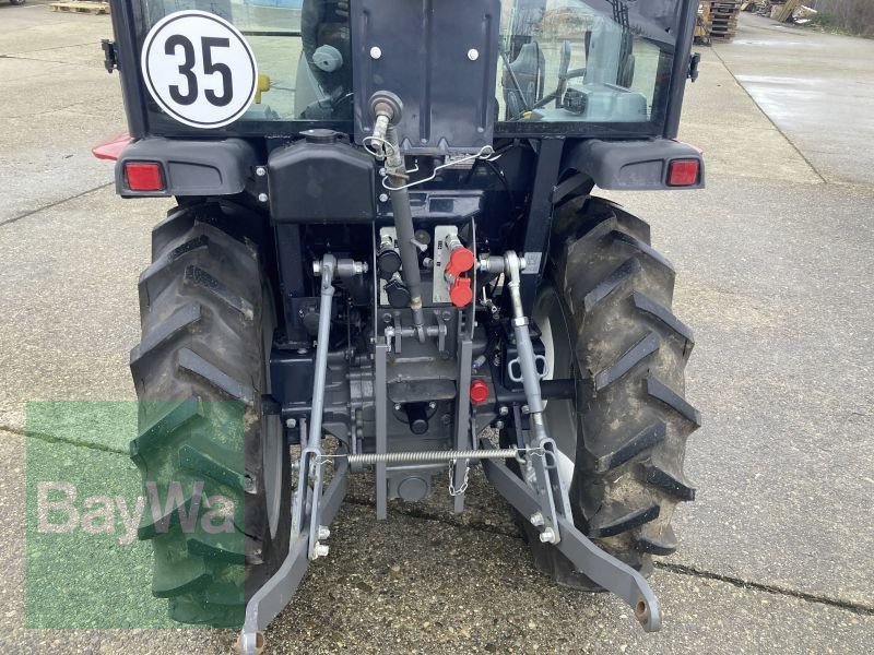 Traktor des Typs Massey Ferguson MF 1735M HC, Gebrauchtmaschine in Lappersdorf (Bild 12)