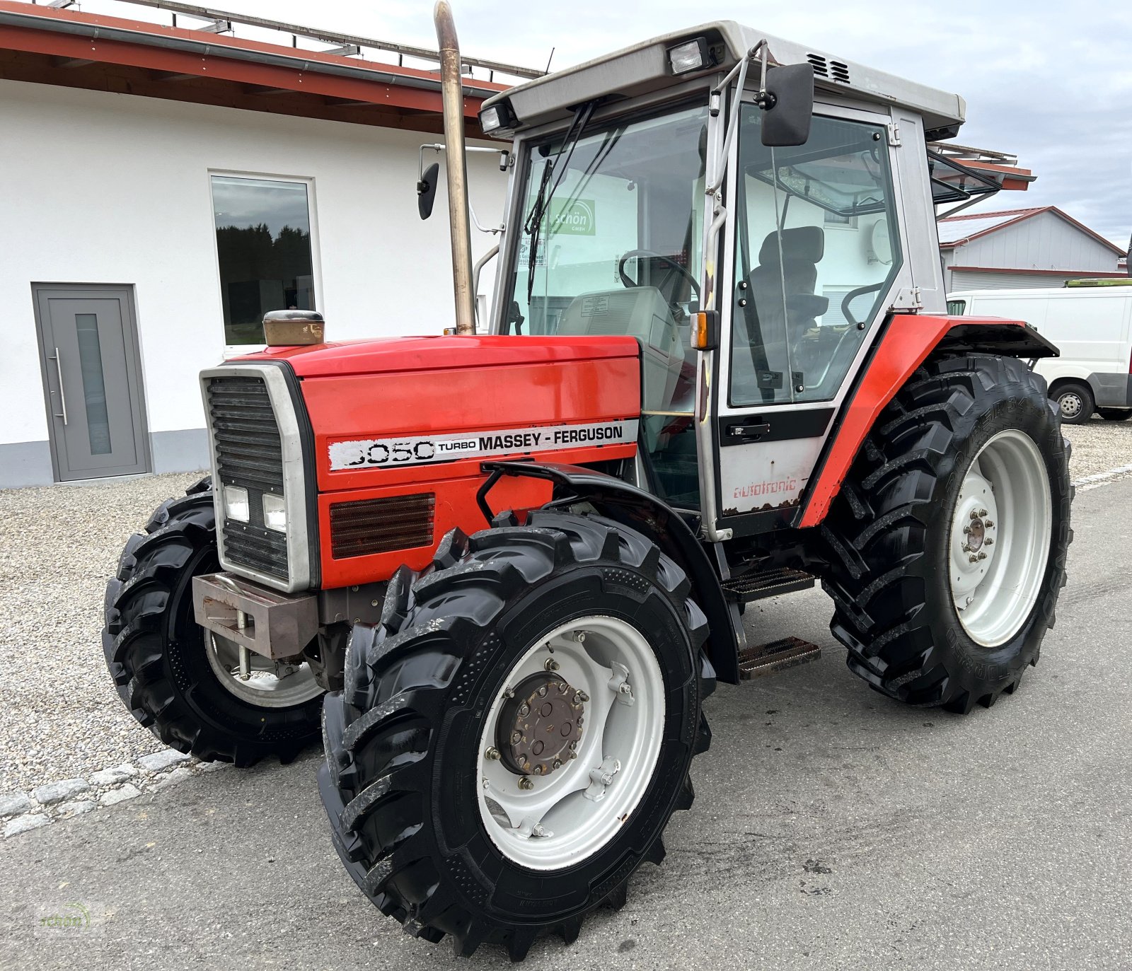 Traktor Türe ait Massey Ferguson MF 3050 - wenig gelaufen - Reifen und Kupplung neu, Gebrauchtmaschine içinde Burgrieden (resim 1)