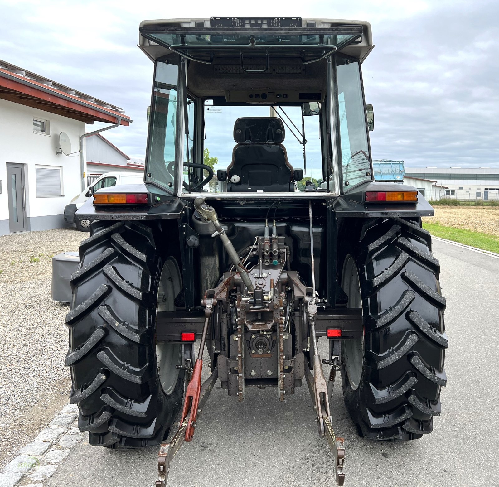 Traktor des Typs Massey Ferguson MF 3050 - wenig gelaufen - Reifen und Kupplung neu, Gebrauchtmaschine in Burgrieden (Bild 4)