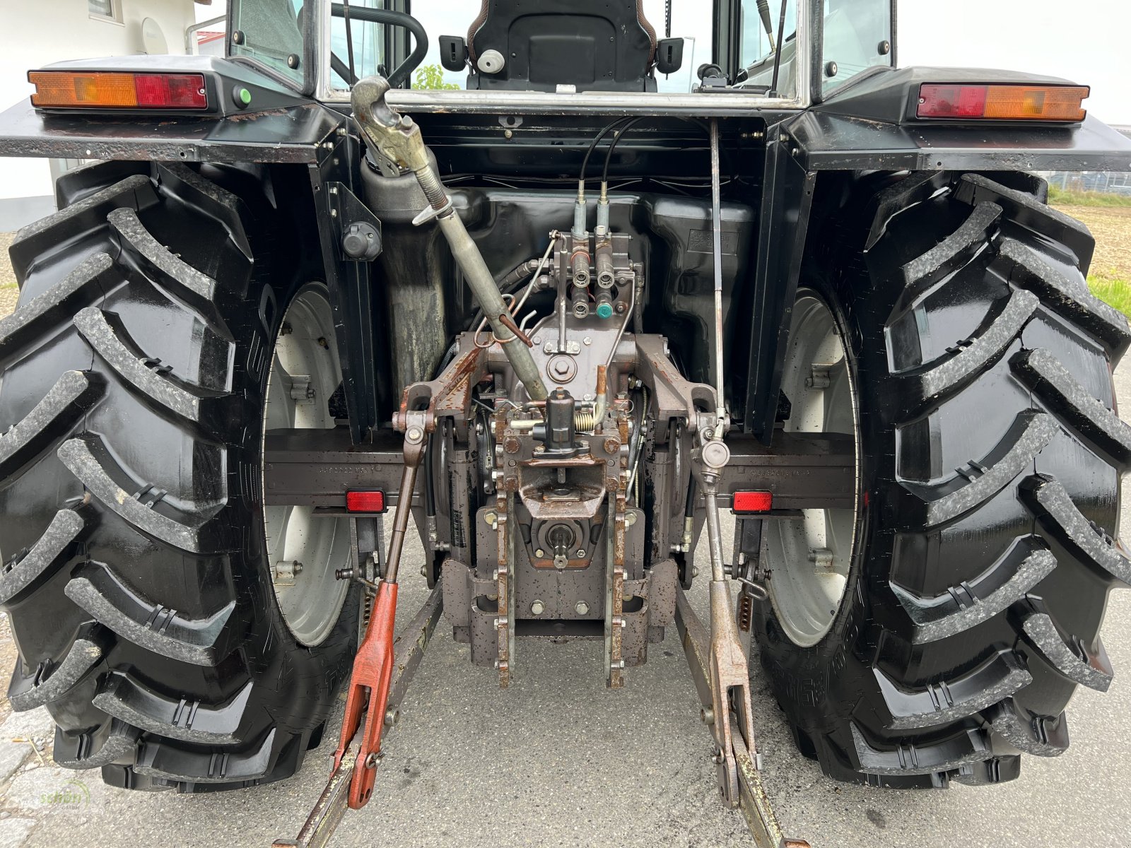 Traktor van het type Massey Ferguson MF 3050 - wenig gelaufen - Reifen und Kupplung neu, Gebrauchtmaschine in Burgrieden (Foto 5)