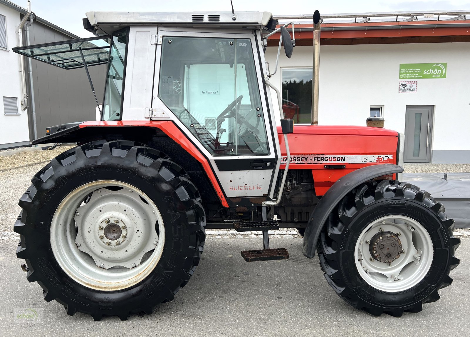 Traktor Türe ait Massey Ferguson MF 3050 - wenig gelaufen - Reifen und Kupplung neu, Gebrauchtmaschine içinde Burgrieden (resim 8)