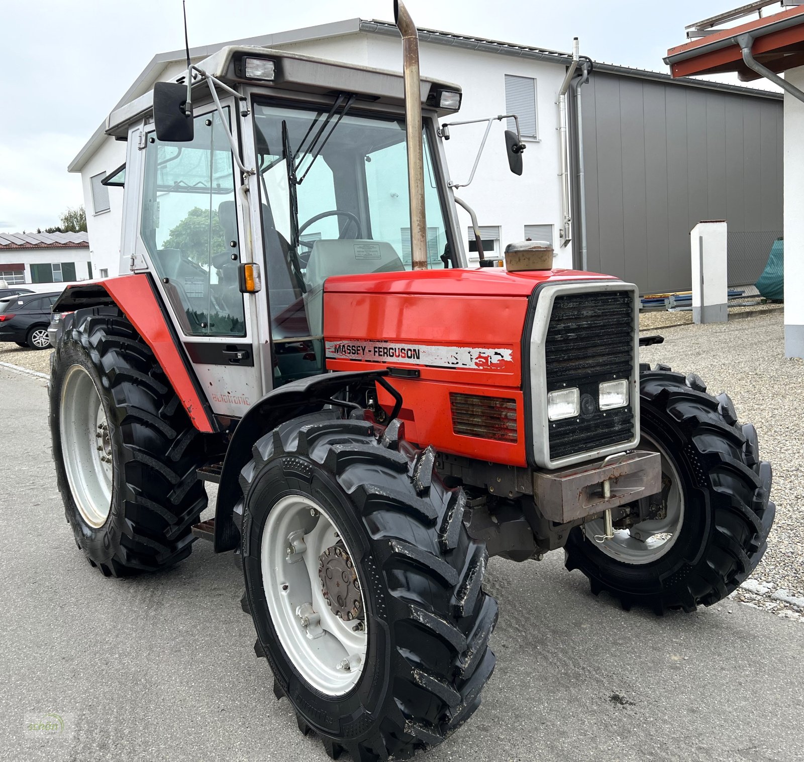 Traktor of the type Massey Ferguson MF 3050 - wenig gelaufen - Reifen und Kupplung neu, Gebrauchtmaschine in Burgrieden (Picture 9)