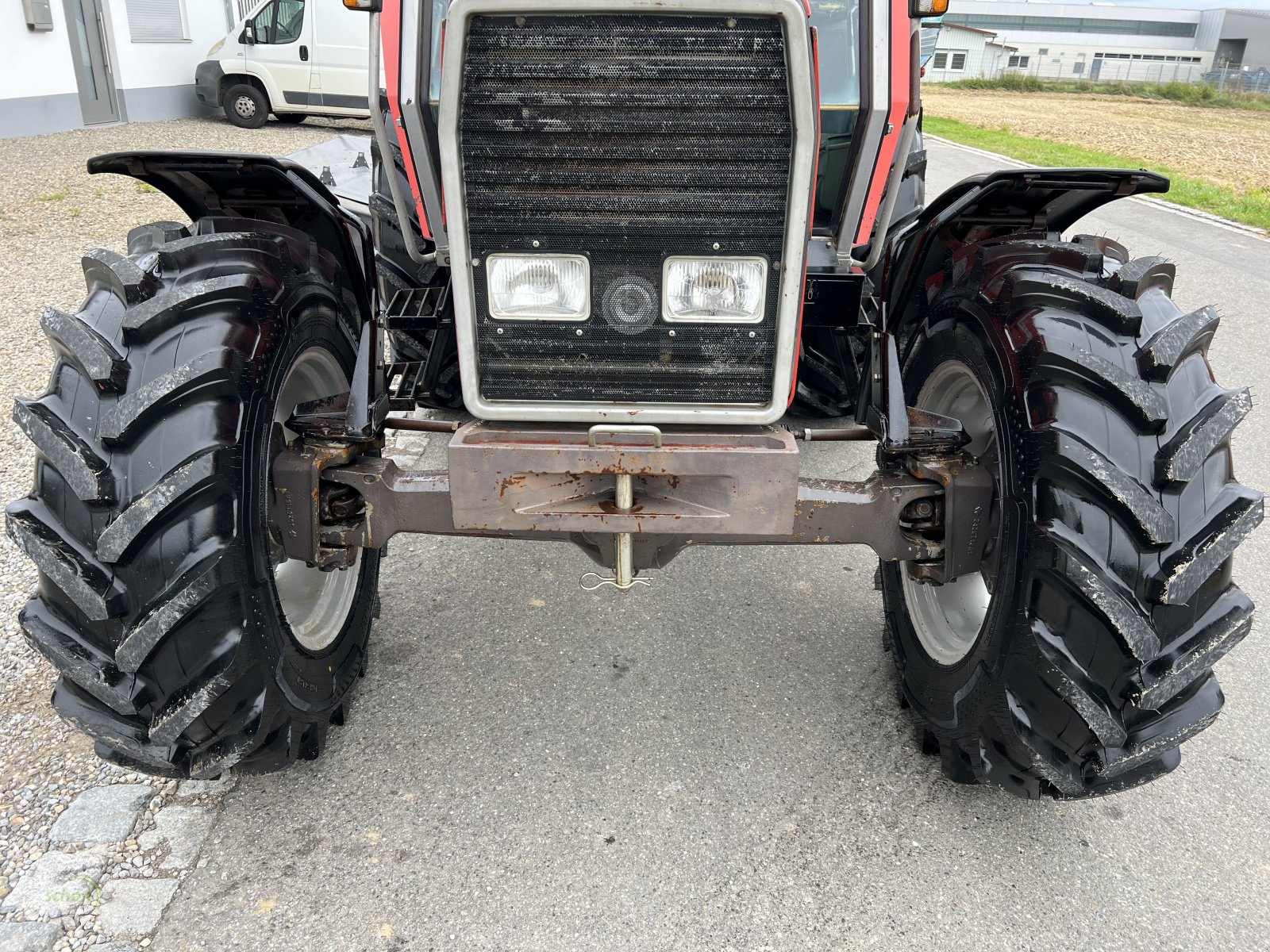 Traktor типа Massey Ferguson MF 3050 - wenig gelaufen - Reifen und Kupplung neu, Gebrauchtmaschine в Burgrieden (Фотография 11)