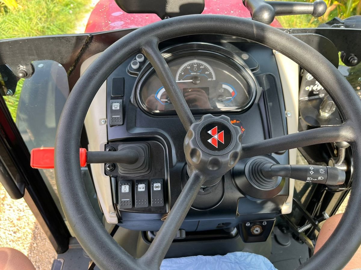 Traktor typu Massey Ferguson MF 3707 GE, Vorführmaschine w NATTERNBACH (Zdjęcie 19)