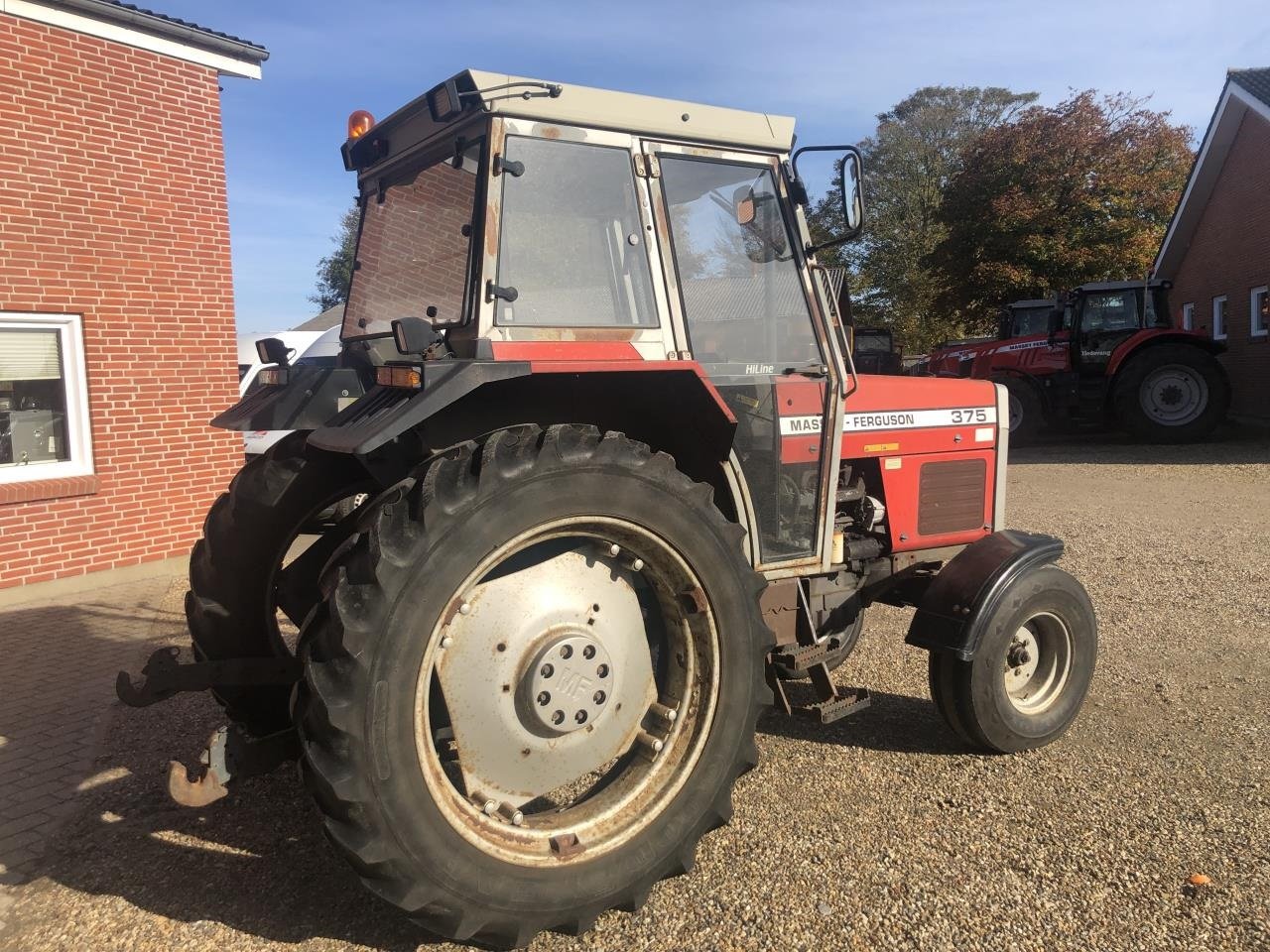 Traktor van het type Massey Ferguson MF 375, Gebrauchtmaschine in Videbæk (Foto 3)