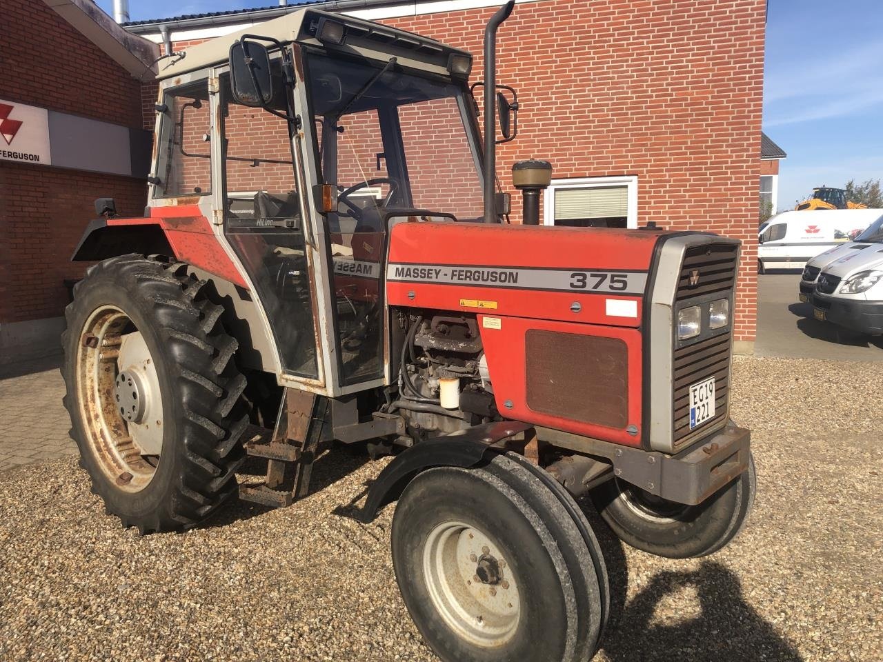 Traktor des Typs Massey Ferguson MF 375, Gebrauchtmaschine in Videbæk (Bild 2)