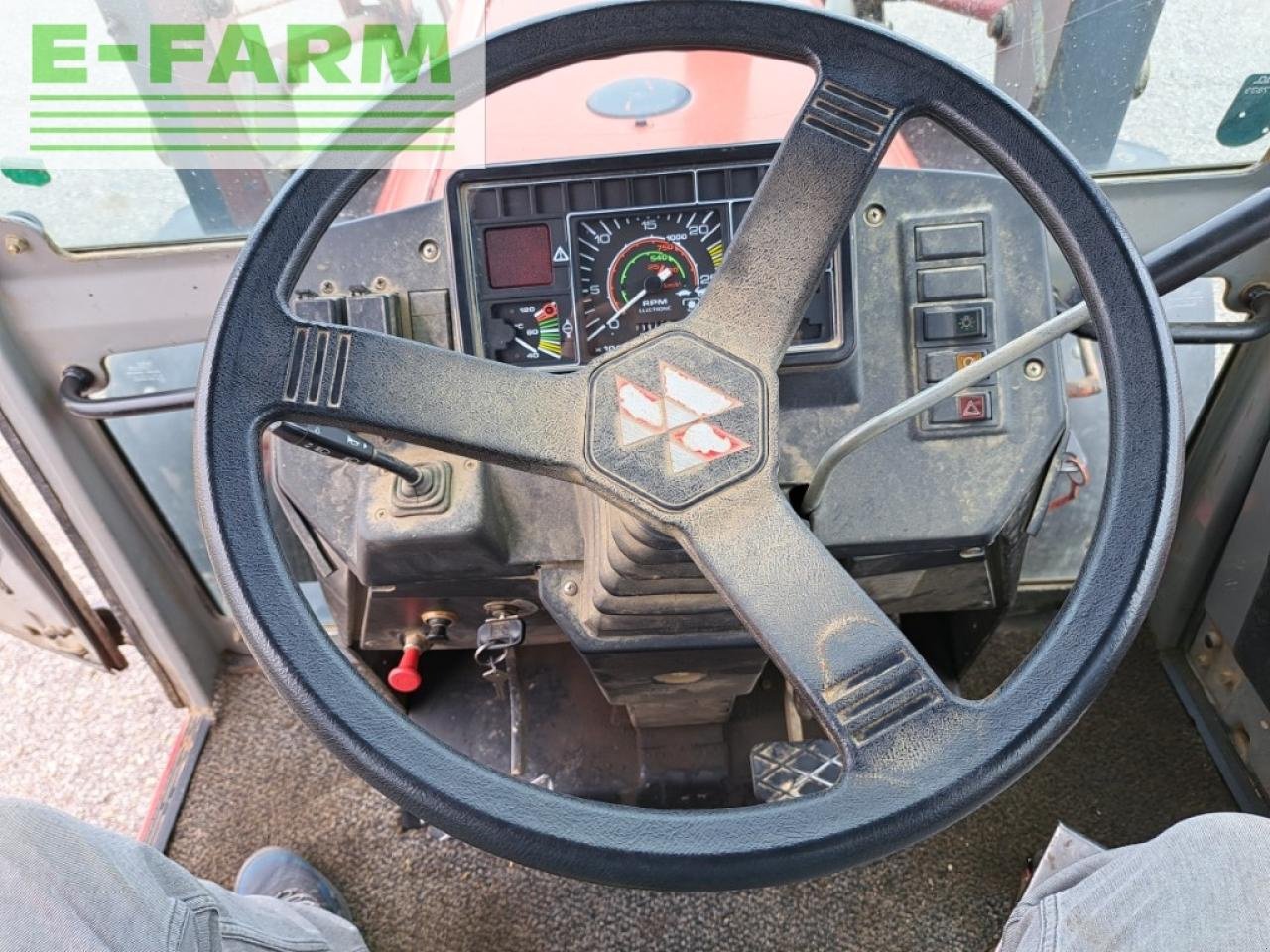 Traktor του τύπου Massey Ferguson MF 377, Gebrauchtmaschine σε REDLHAM (Φωτογραφία 8)