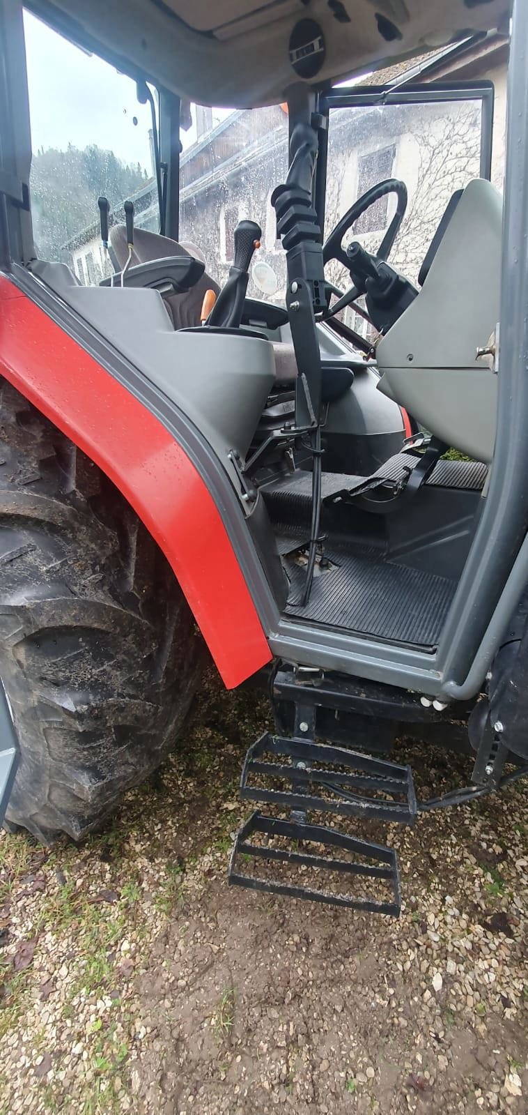 Traktor typu Massey Ferguson MF 4335-4, Gebrauchtmaschine w 2800 DELEMONT (Zdjęcie 6)