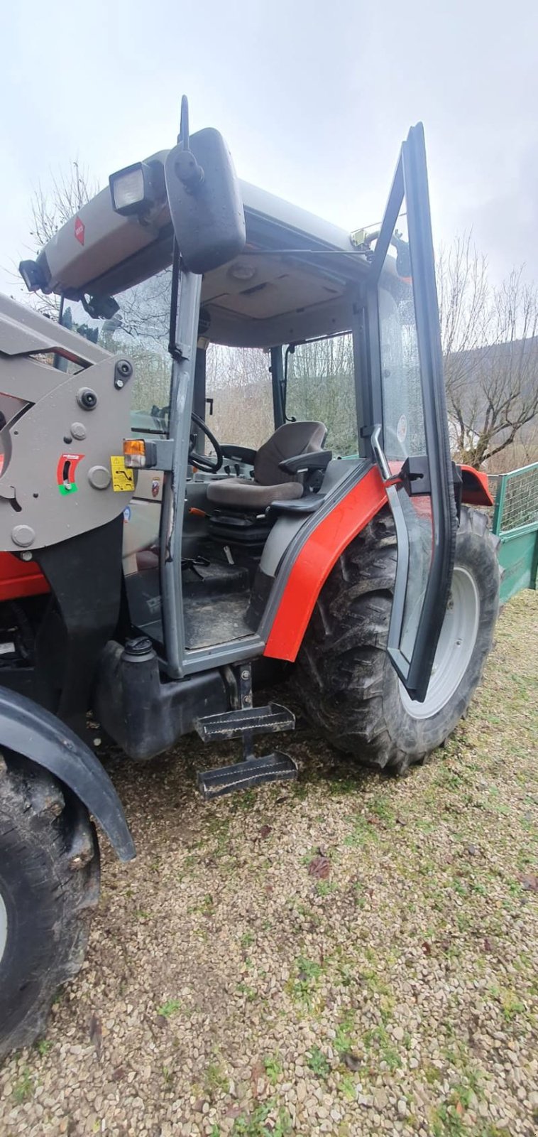 Traktor typu Massey Ferguson MF 4335-4, Gebrauchtmaschine v 2800 DELEMONT (Obrázek 5)