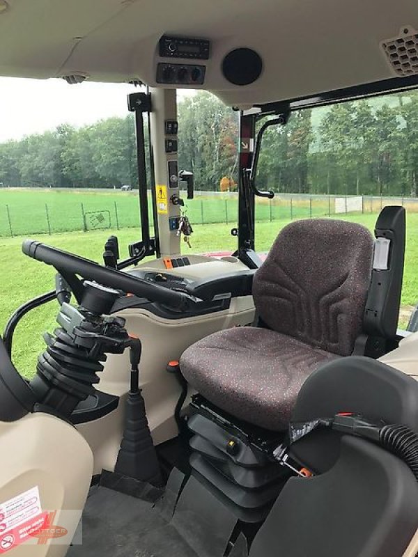 Traktor des Typs Massey Ferguson MF 4708 M "Aktionsmodell", Neumaschine in Oederan (Bild 8)